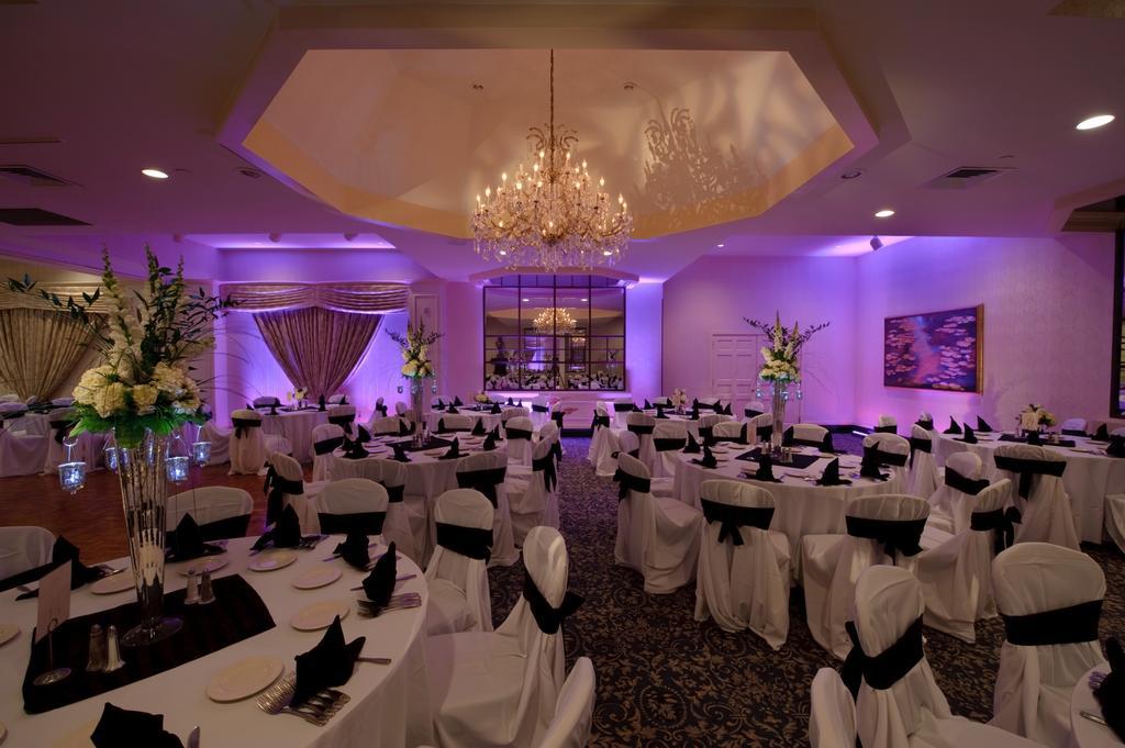 D. Hotel Suites & Spa Холиоук Екстериор снимка
