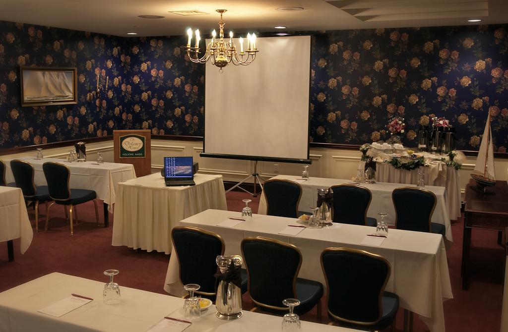 D. Hotel Suites & Spa Холиоук Екстериор снимка